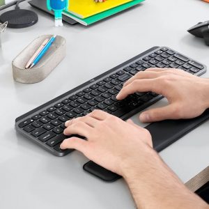 Logitech MX Keys Illuminated Wireless Keyboard with Palm Rest 5 min
